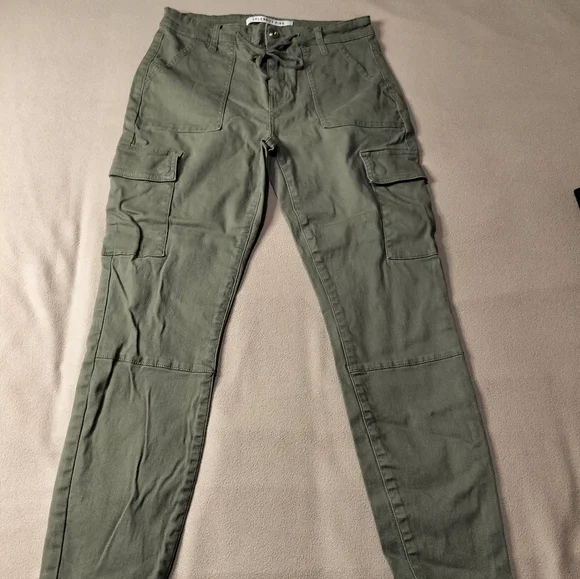 Celebrity Pink Women's Olive Cargo Pants High Rise Skinny Sz 7/28 - Picture 1 of 13